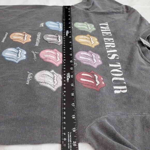 Taylor Swift The Eras Tour Grey Graphic T-shirt Size M - Picture 4 of 7